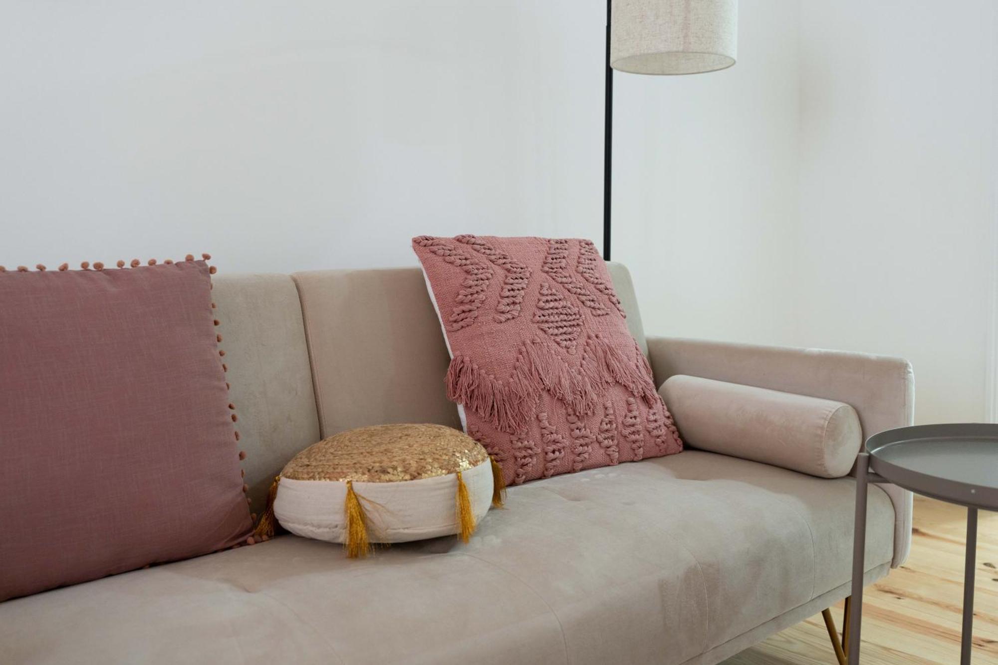 Cozy Bohemian Flat- Berry * Lisbon
